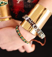 cfda-phone-charging-bracelet