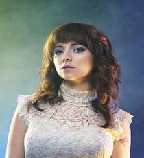 openerPsychicBetsy_smoke1_1000x667