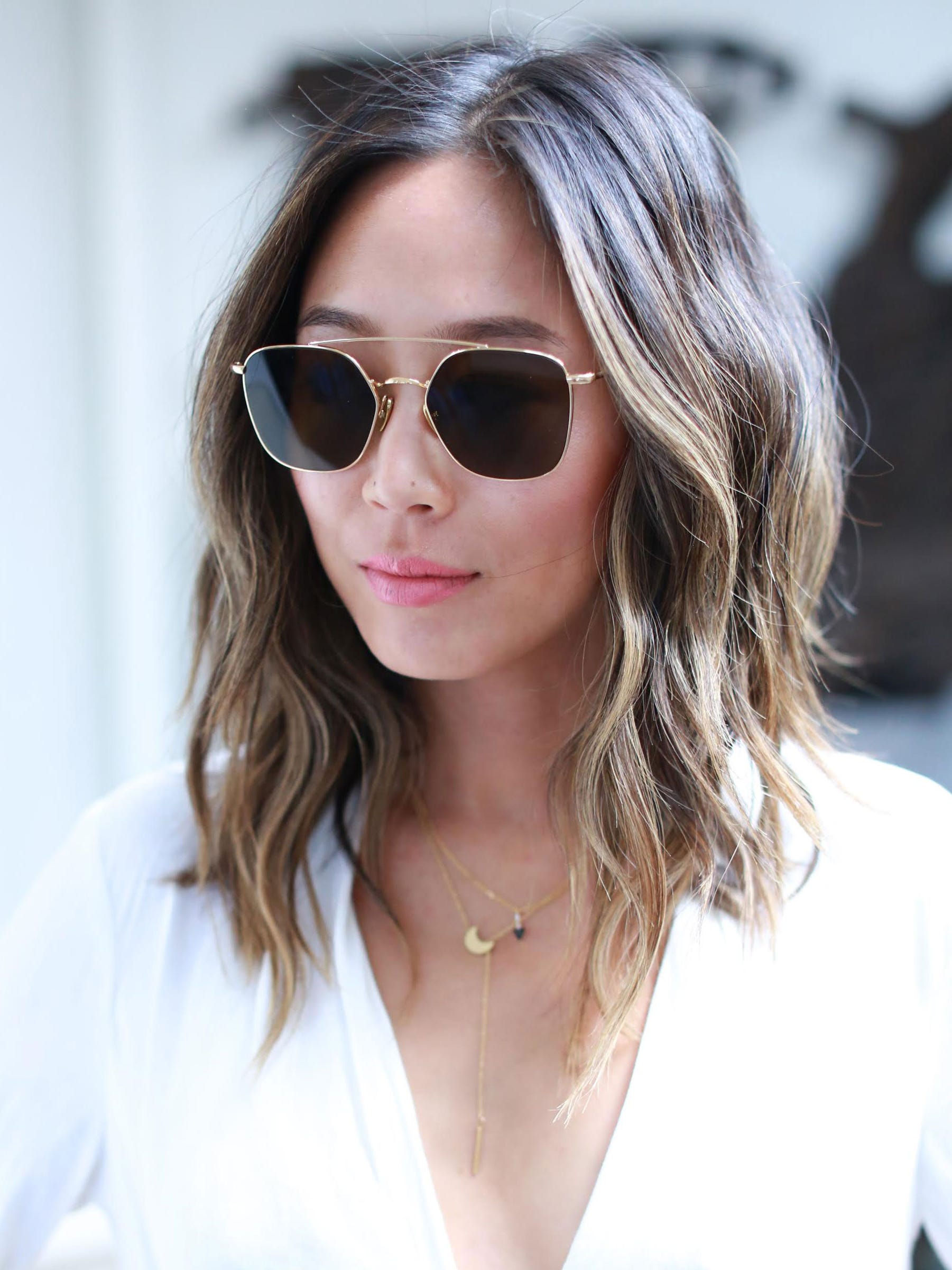 short hairstyles for women over 60 with glasses how to get wavy hair anh co tran easy wave technique short hairstyles for women over 60 with glasses how to get wavy hair anh co tran easy wave technique