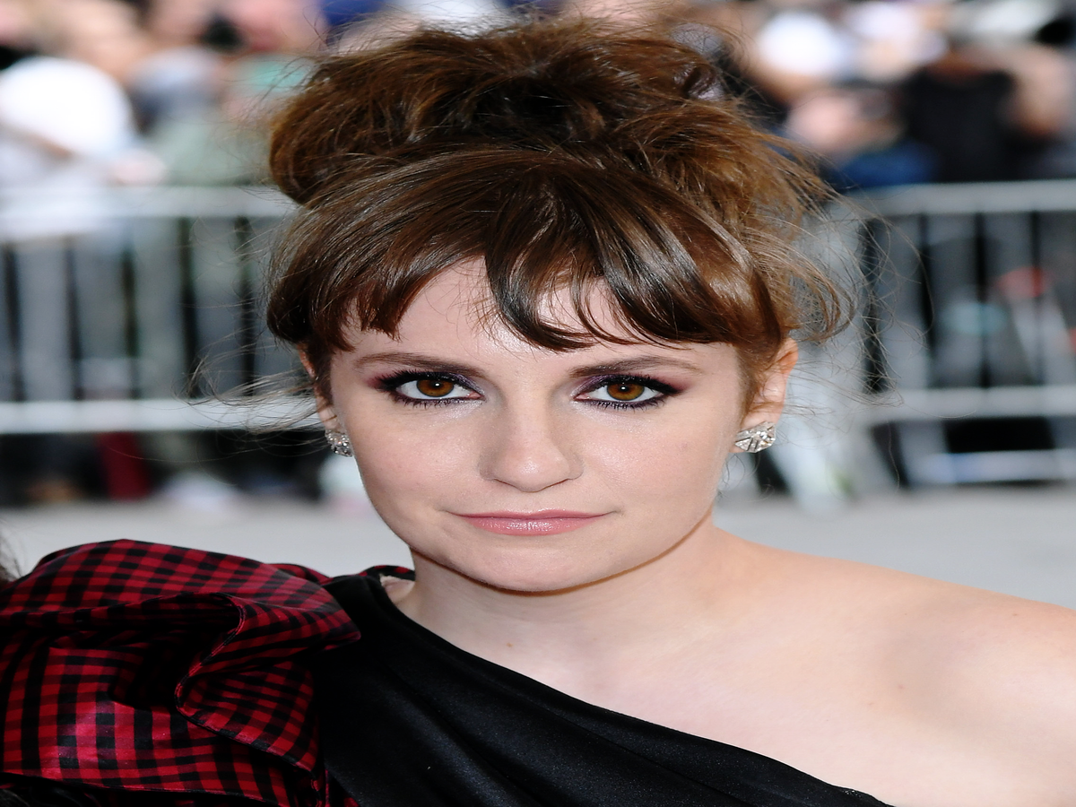 Lena Dunham's Defenders Offer Conflicting Accounts, Say She Was A Good Dog Owner