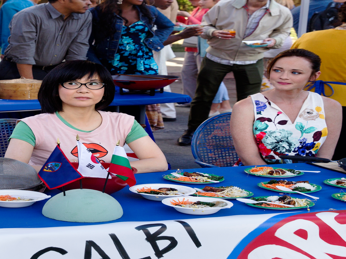 These Gilmore Girls Stars Want You To Join Them For A Very Special Event