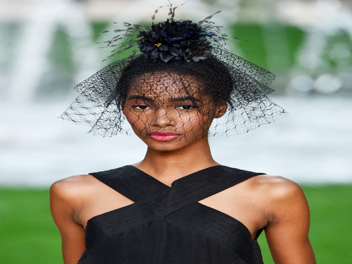 The Couture Runway Looks Redefining Cool-Girl Wedding Hair