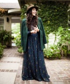 Band Of Outsiders&rsquo; Nicole Cari Models Her Smooth Minimalist Style