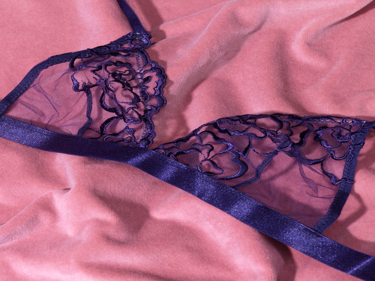 This Lingerie Store Was Told To Remove Ads Featuring Plus-Sized & Disabled Models