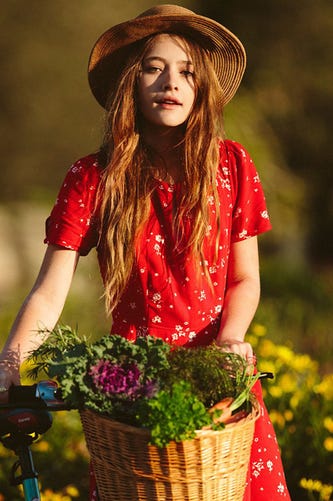 14 Ways To Wear Your Sunblock On Your Head