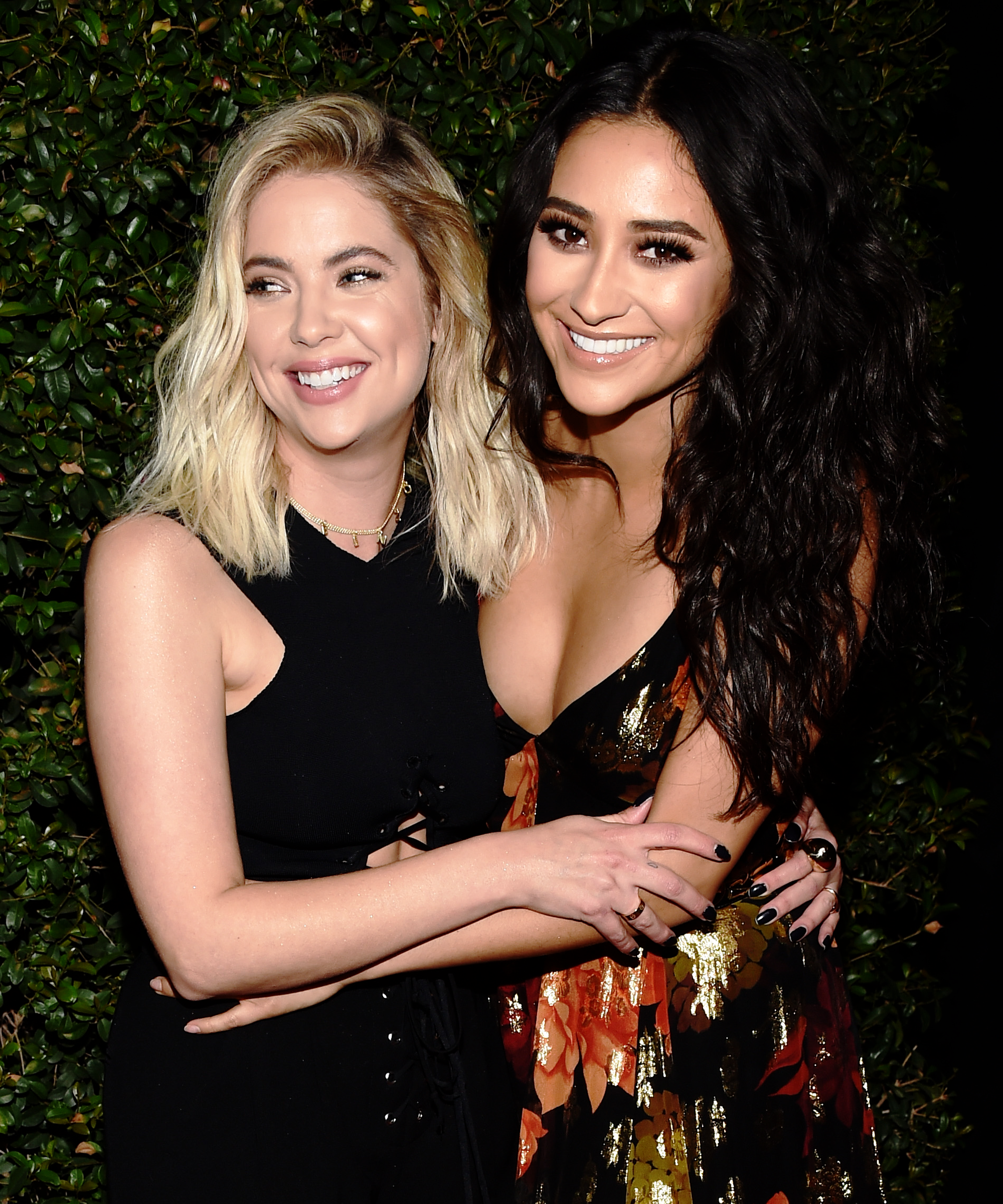 Shay Mitchell Pretty Little Liars: A List Wrap Party