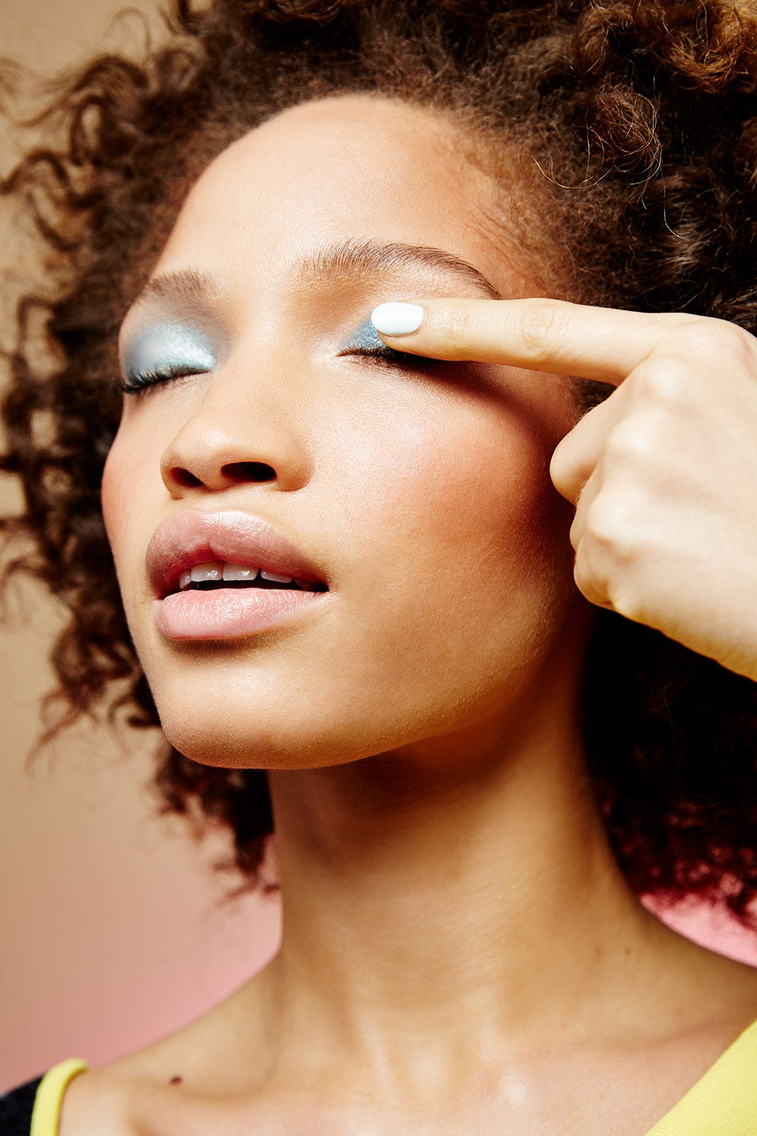 How To Use Fan Makeup Brush