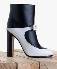 Celine_bow-classic-boot-shiny-calfskin-b_w-460