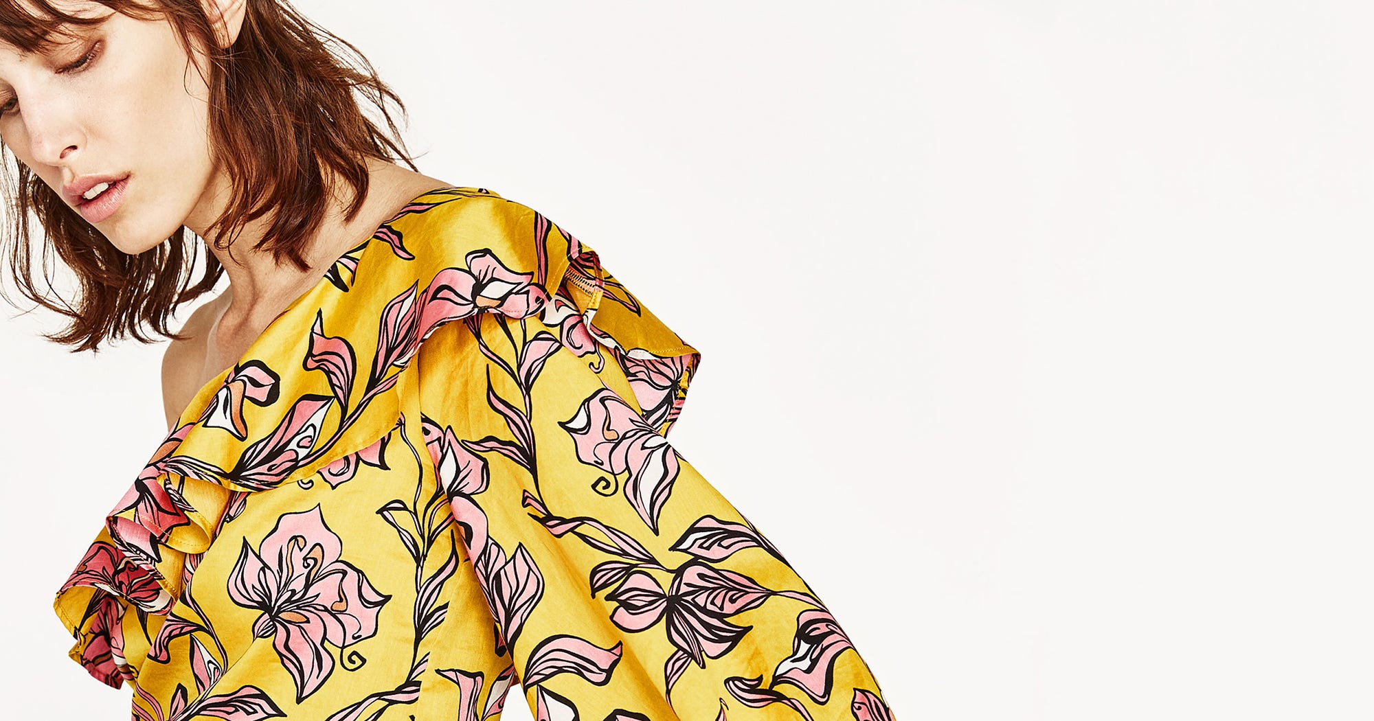 Zara Online Shopping site Sizing Button Feature