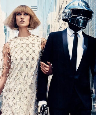 Karlie-Kloss-and-Daft-Punk-in-Vogue-US-August-2013-Editorialop
