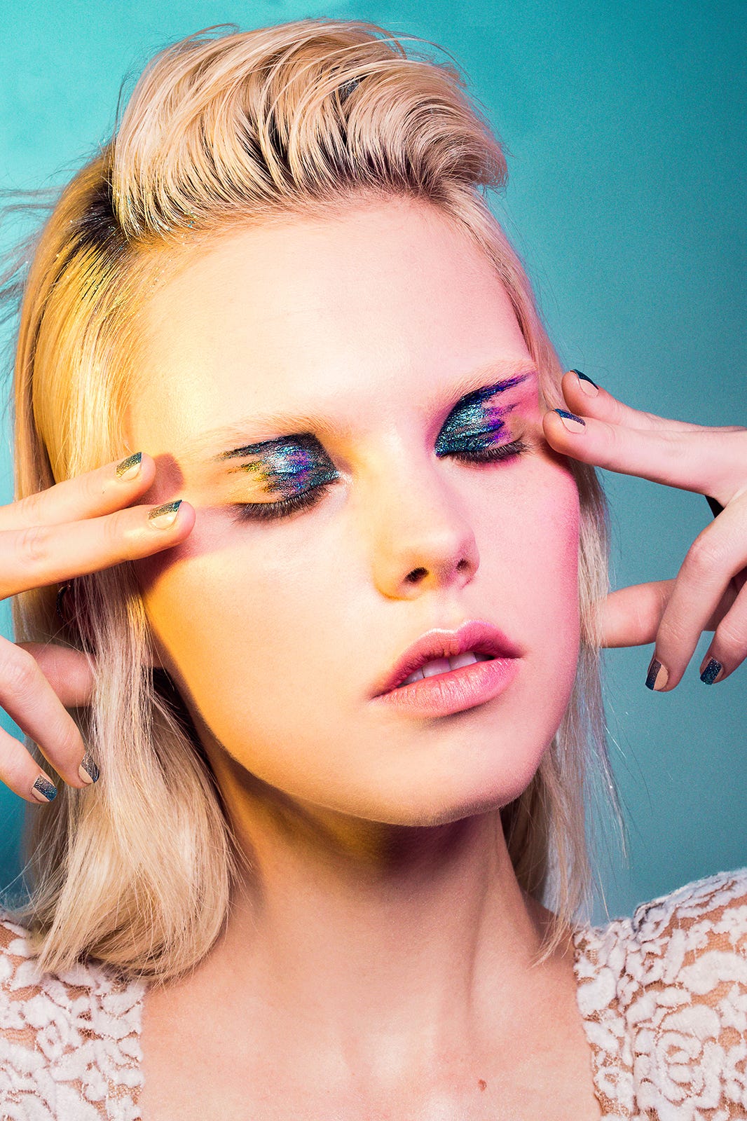 How to Wear Glitter Makeup—Like anAdult How to Wear Glitter Makeup—Like anAdult new images How to Wear Glitter Makeup—Like anAdult How to Wear Glitter Makeup—Like anAdult new foto