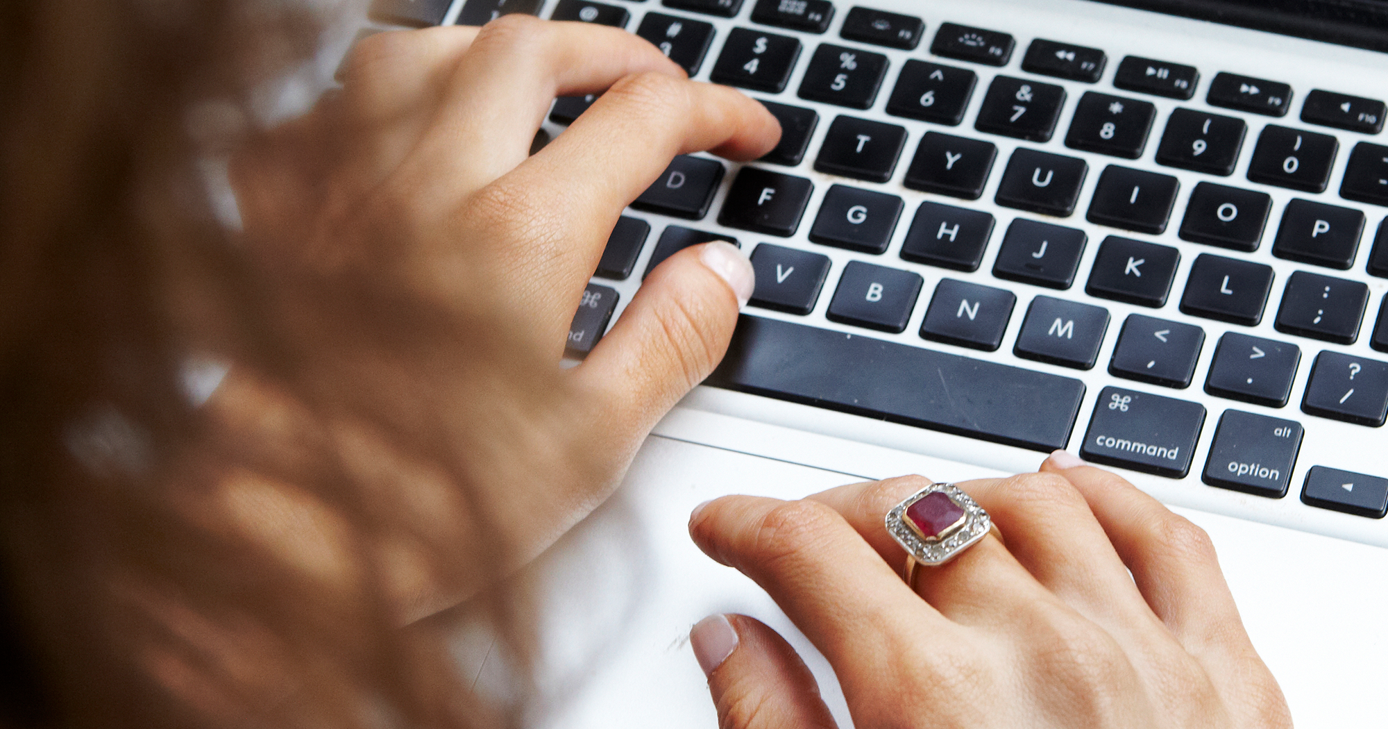 This Font Changes As You Type & Is Dangerously Mesmerizing