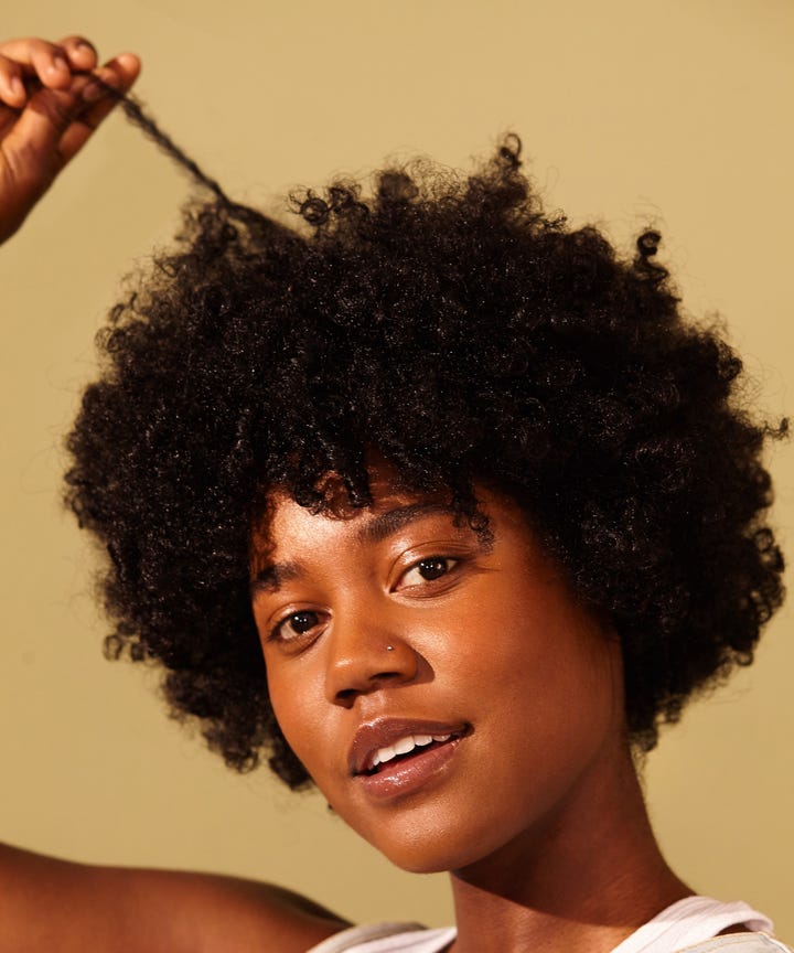 12 Examples Of Naturally Curly And Coily Hair Shrinkage 12 Photos That Prove The Shrinkageisreal