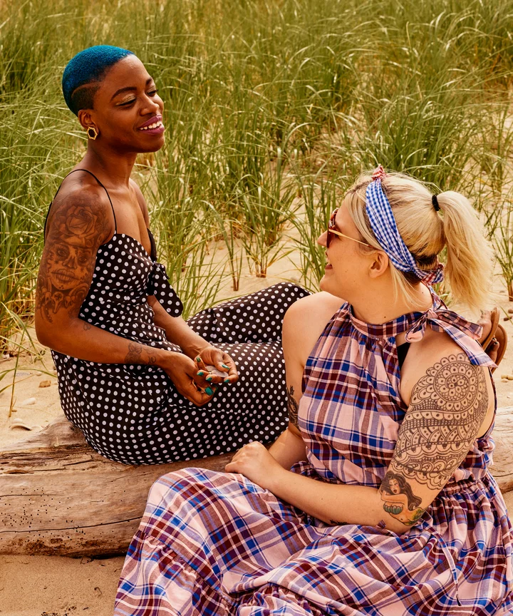 Straight girl gets lesbian massage