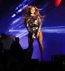 beyoncevmaopener