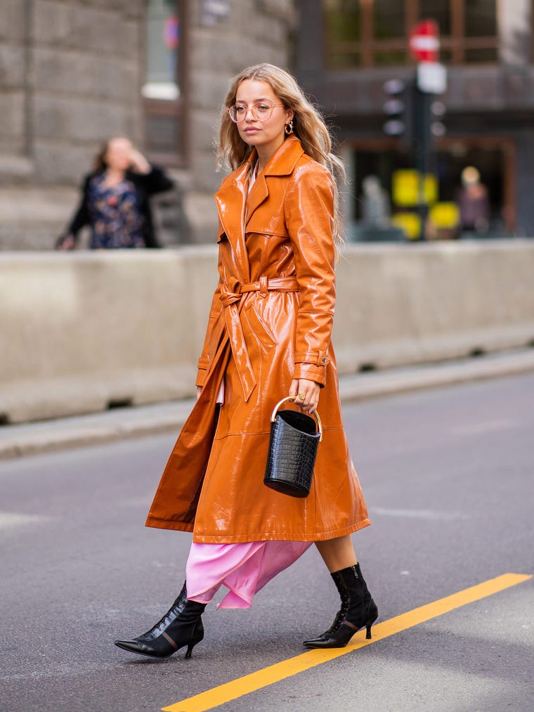 Young teen lesbians kissing