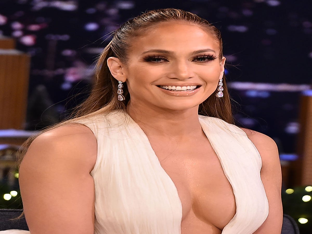 All The Beauty Looks We're Pinning From J.Lo's Second Act Press Tour