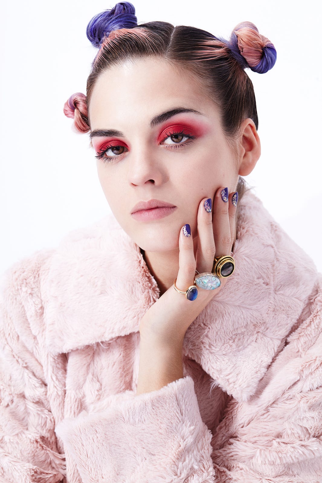 Watch Trend Alert: Diamond Eyebrows Are Now aThing video Watch Trend Alert: Diamond Eyebrows Are Now aThing video