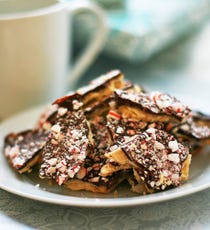 Easy-Peppermint-Bark-5main