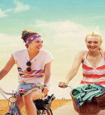 hr_Very_Good_Girls_1