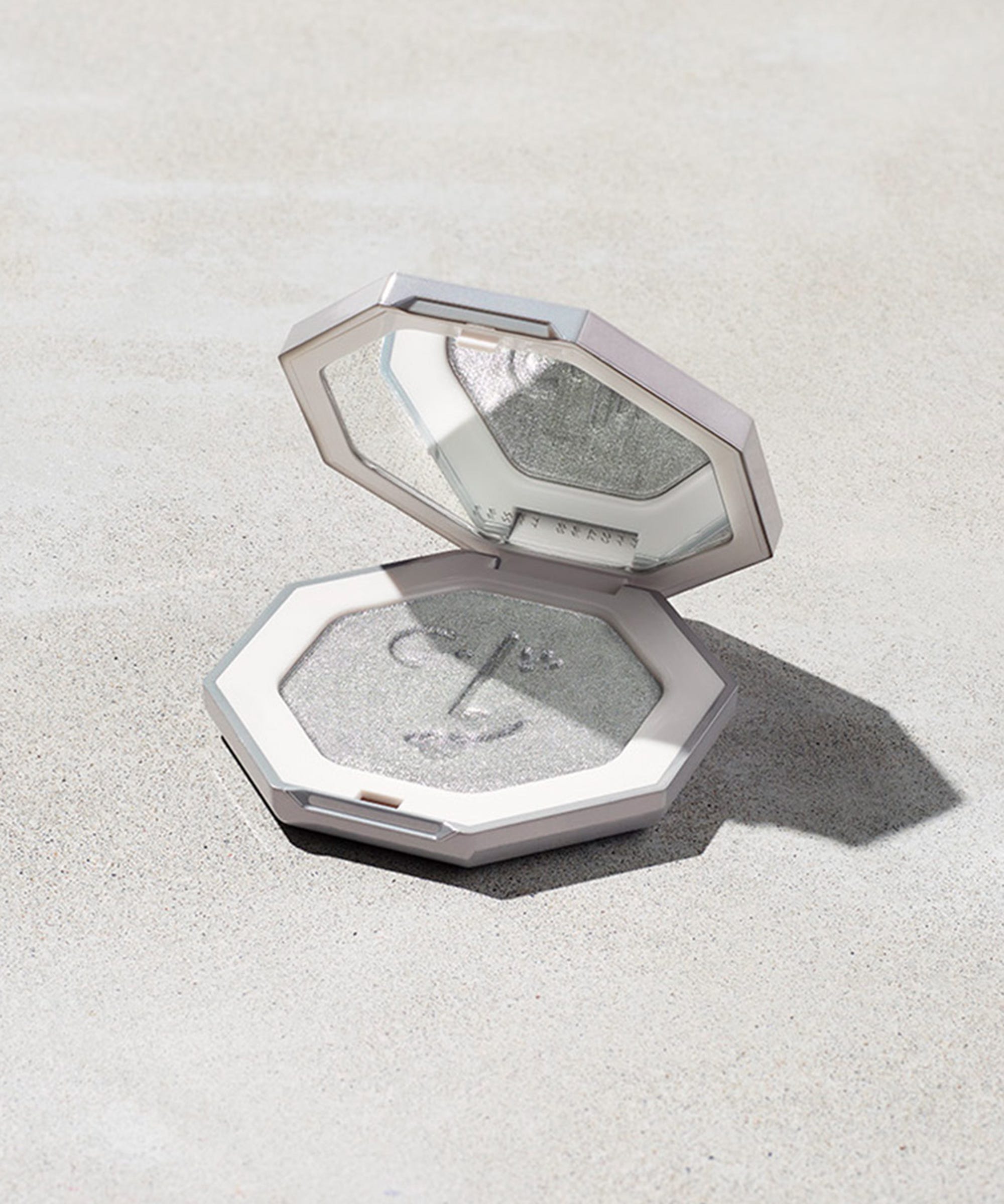 2019 year - 13 Metallic Makeup Finds for Your Fall BeautyArsenal 2019 year