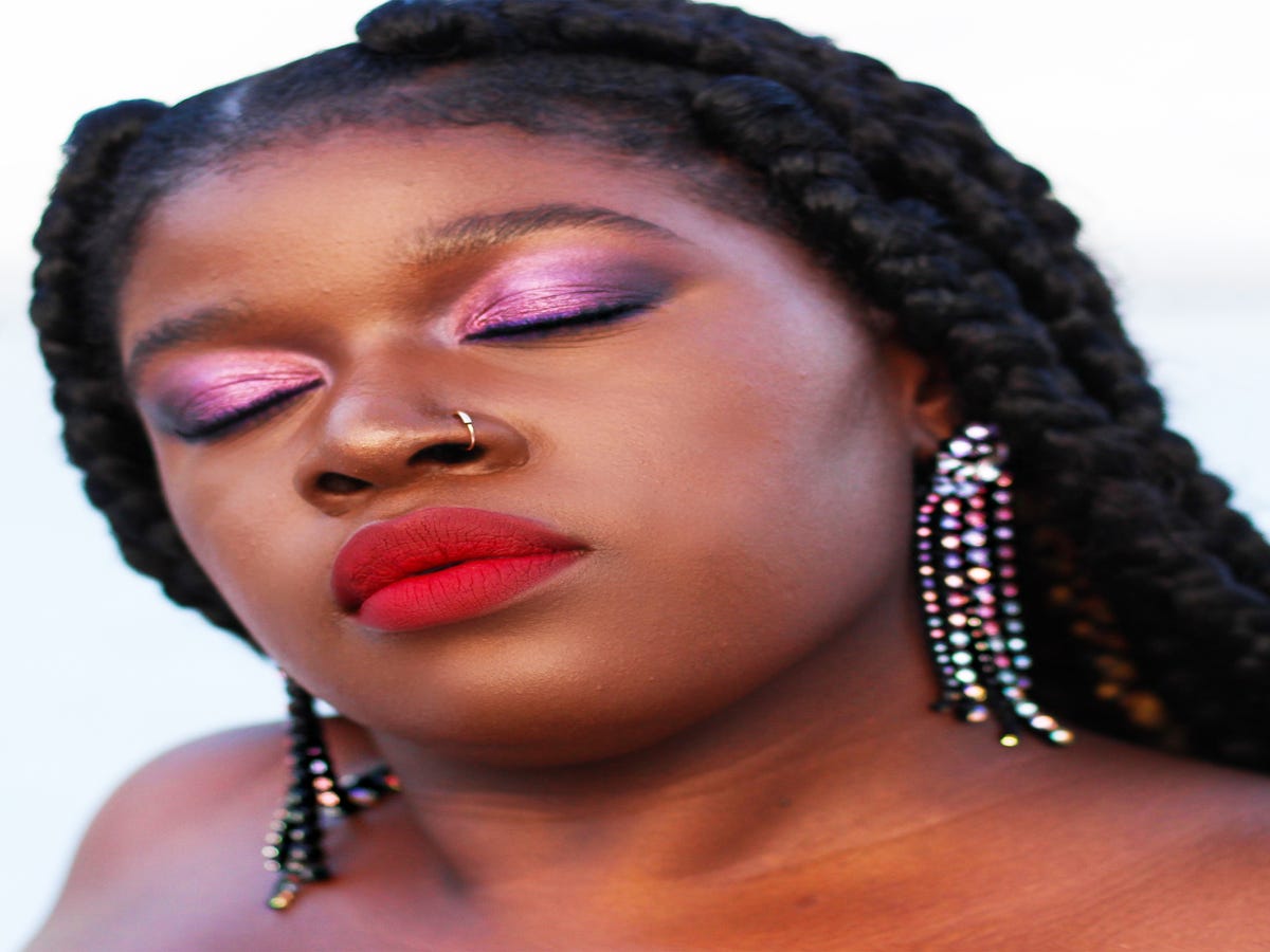 8 Fall Eyeshadow Ideas That Look Vibrant Against Dark Skin