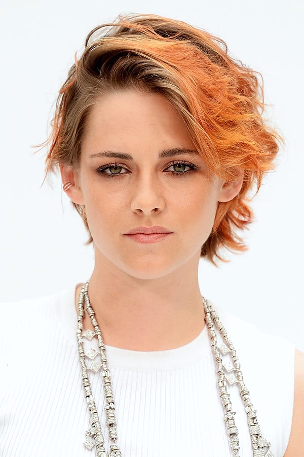 Kristen Stewart Has a New Short Haircut (and the Most Amazing Smoky Eyes) | Kristen  stewart short hair, Kristen stewart hair, Kirsten stewart short hair