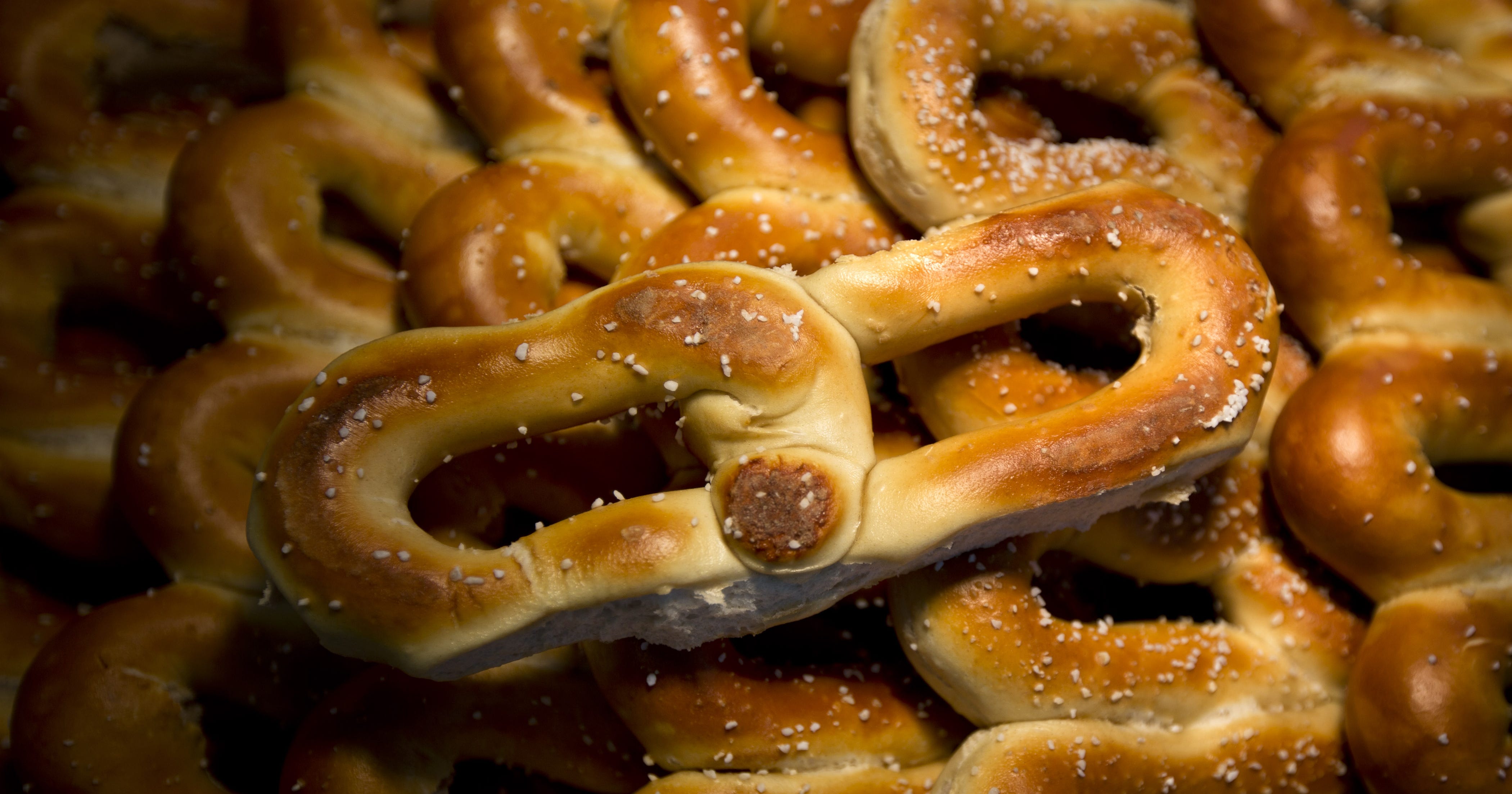 We Would Totally Eat These HummusFilled Pretzels