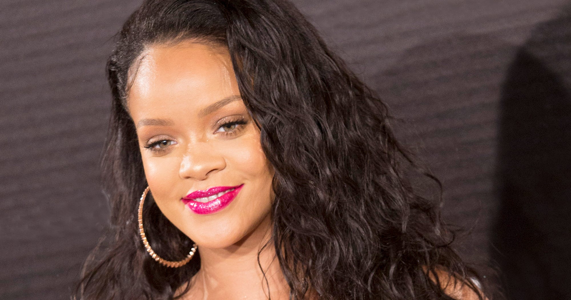 Rihannas New Fenty Beauty Body Lava Tutorial Is So Hot