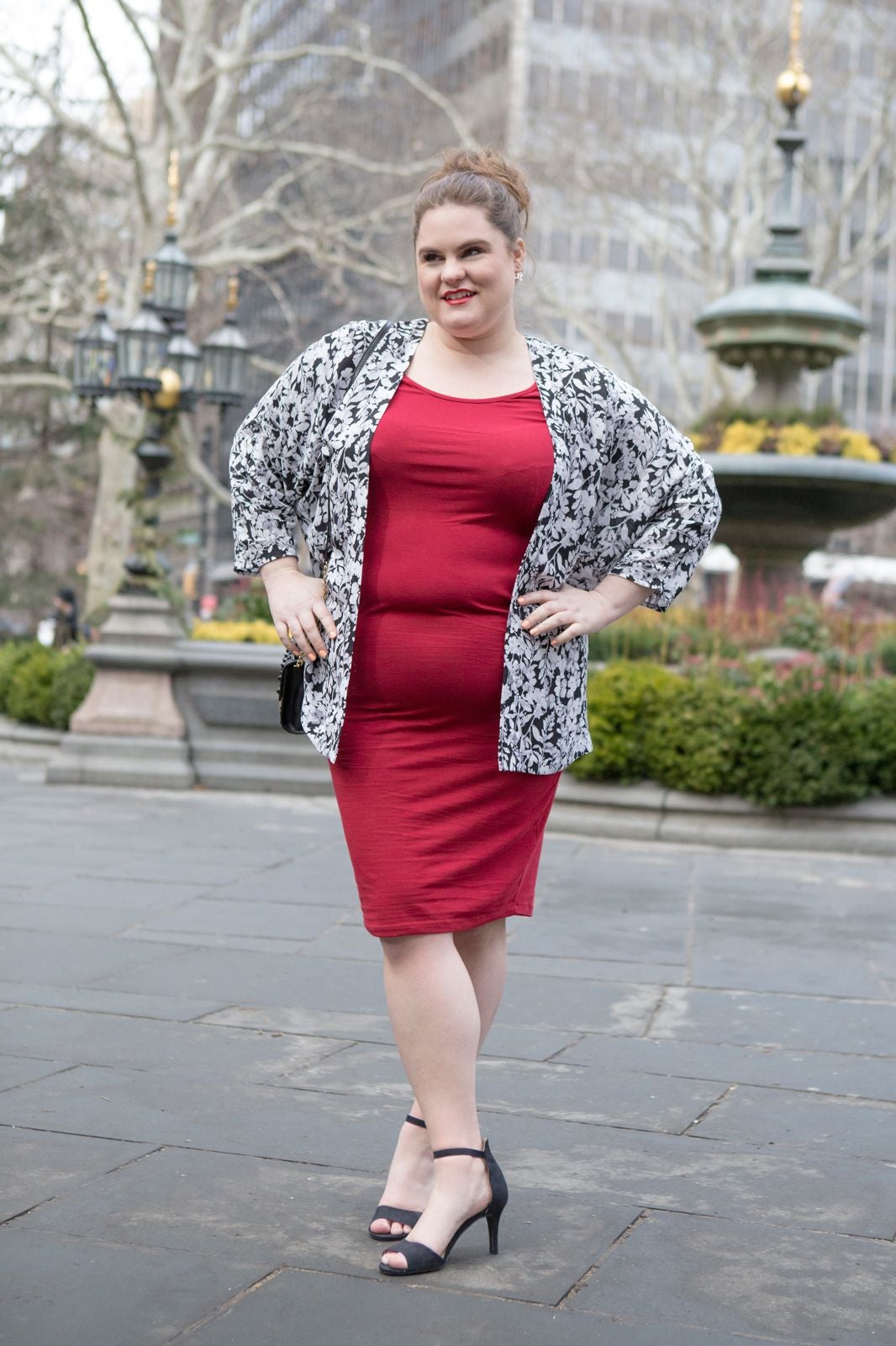 how to wear a bodycon dress with a belly
