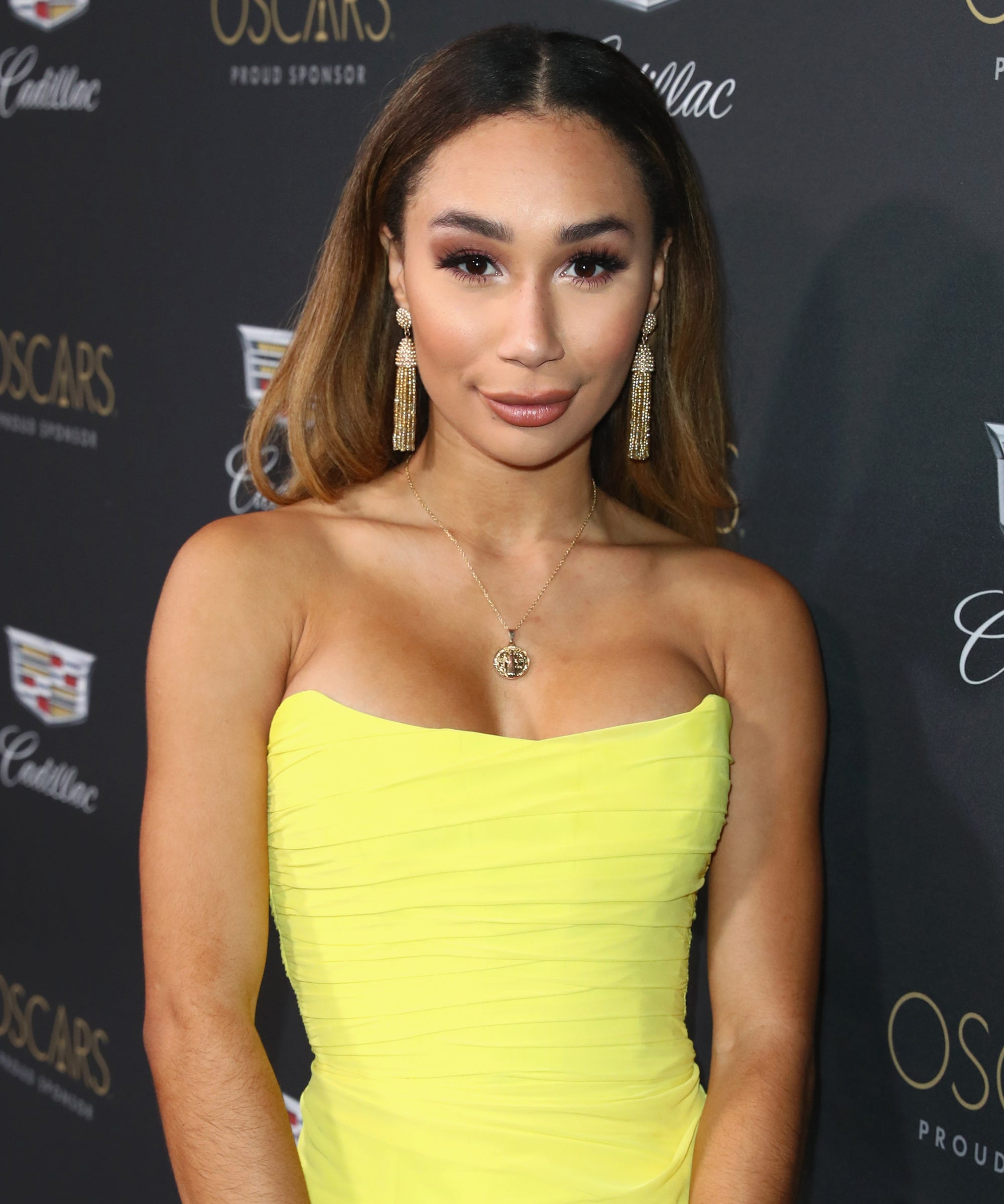 Porno suratga olish paytida onlayn orgazm