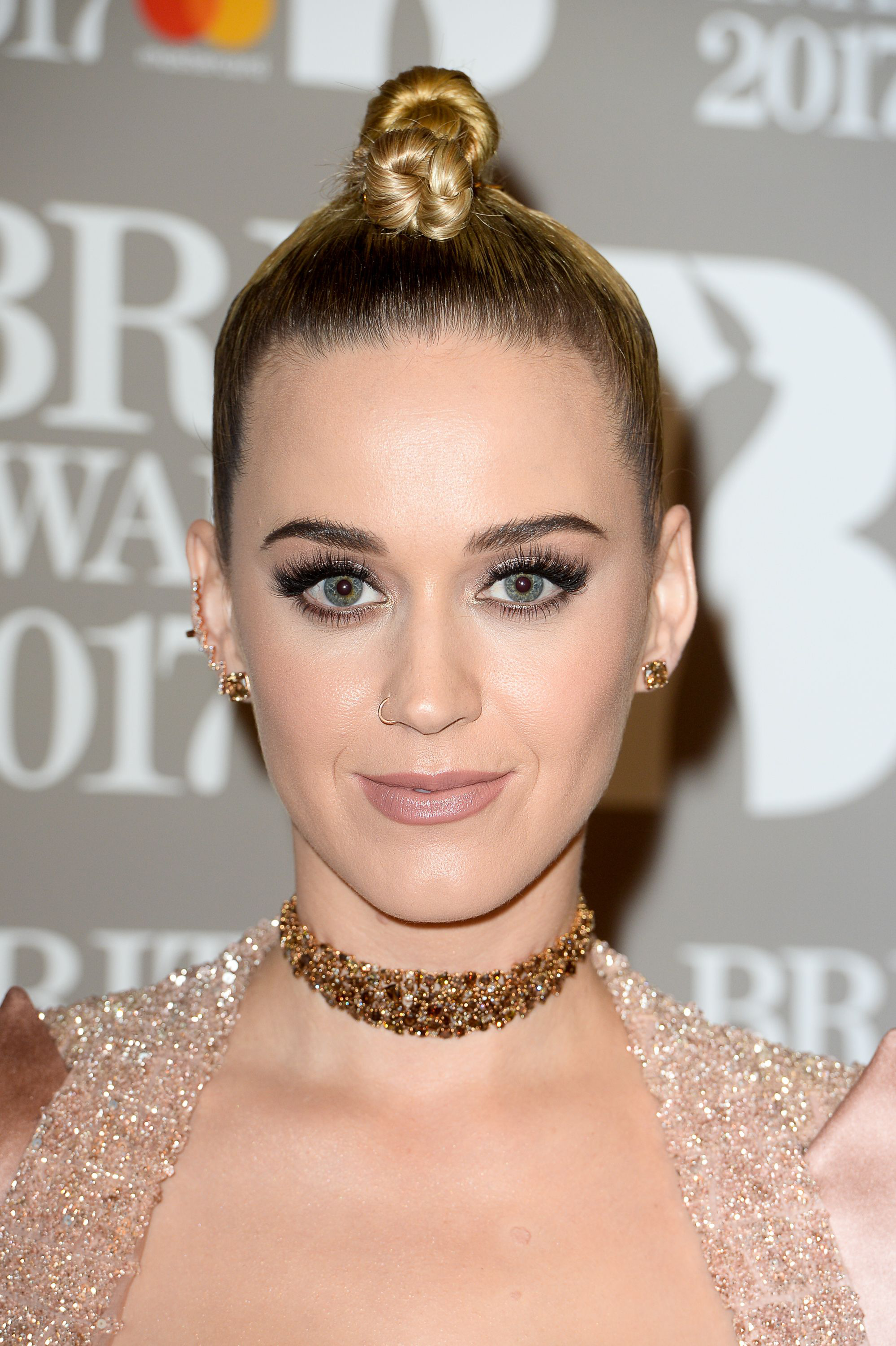 Katy Perry New Haircut Pixie Blonde Miley Cyrus Similar