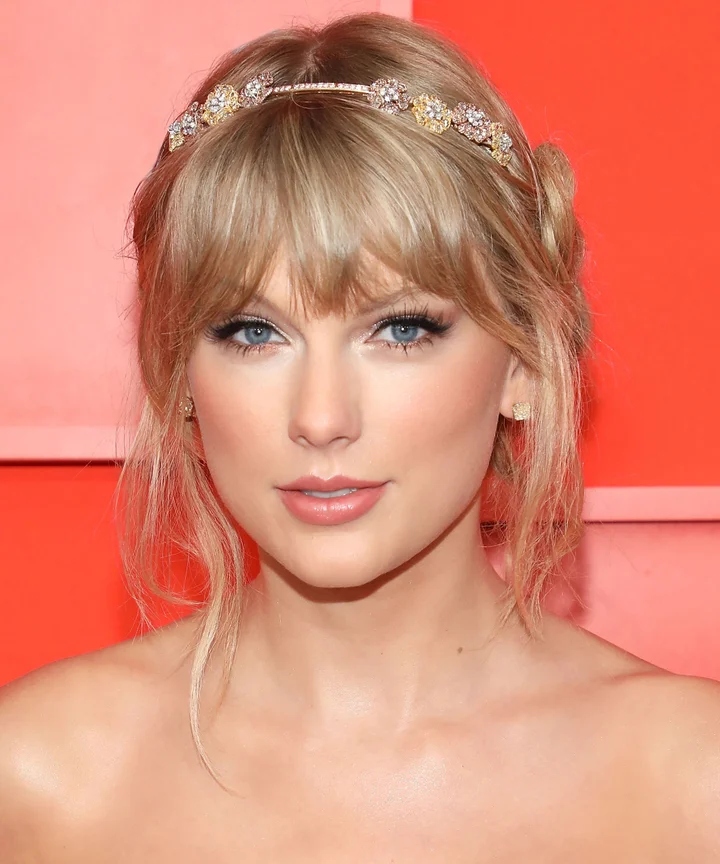 Taylor Swift S Hair Makeup And Beauty Evolution