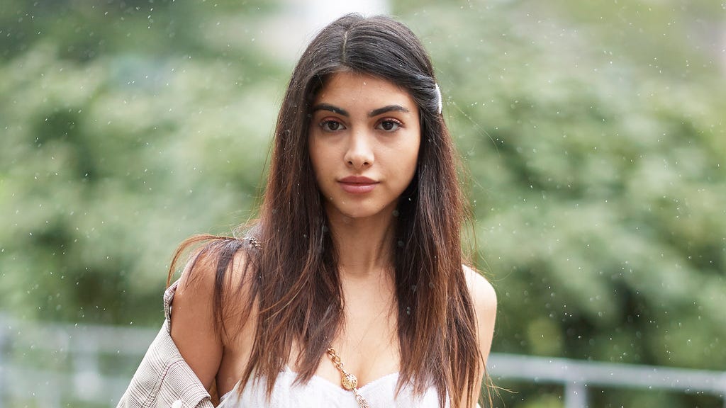 Pretty Graduation Hairstyles To Wear With Your Cap 2019