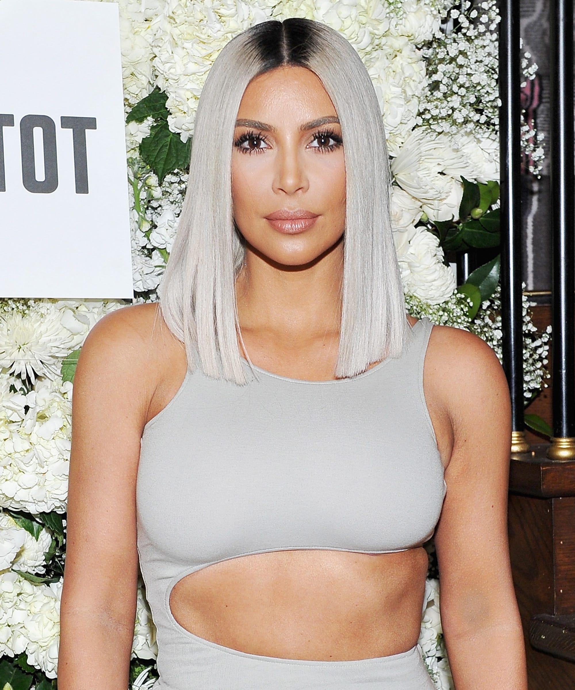 Kim Kardashian Short Hair Blonde Platinum Bob 