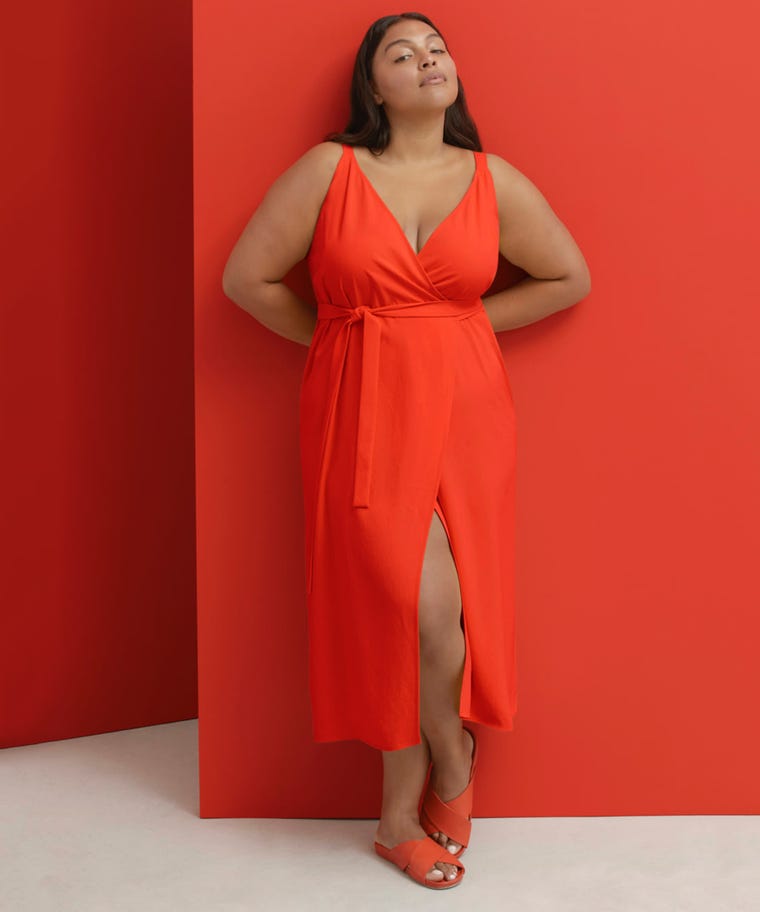Flattering Dresses For Busty Women For Spring & Summer