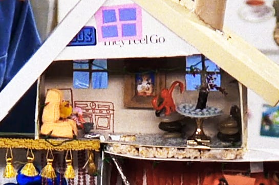 Friends Phoebe Buffay Dollhouse Episode, Whats Inside