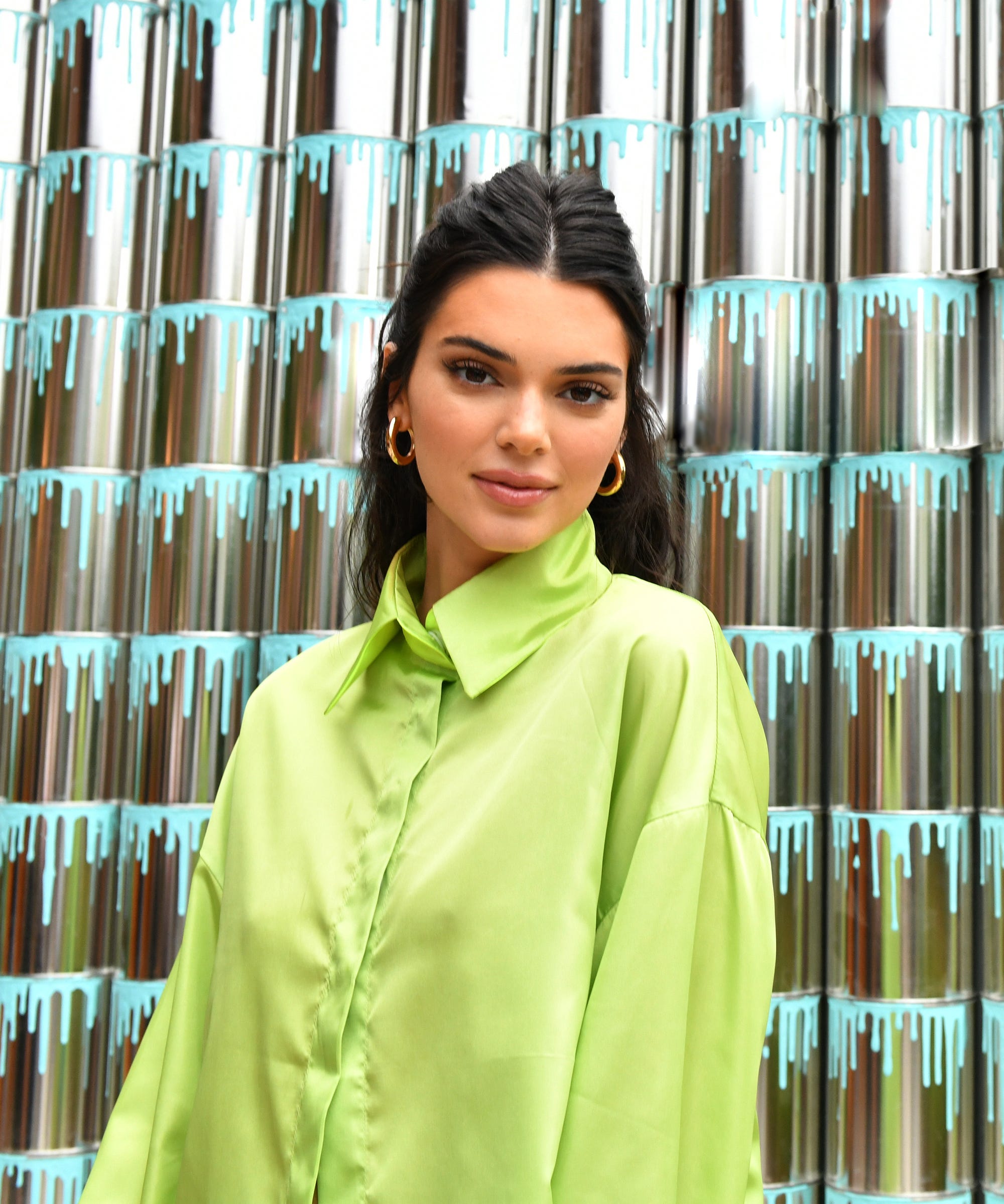Flipboard: Kendall Jenner shows off her toned tummy in a summer chic