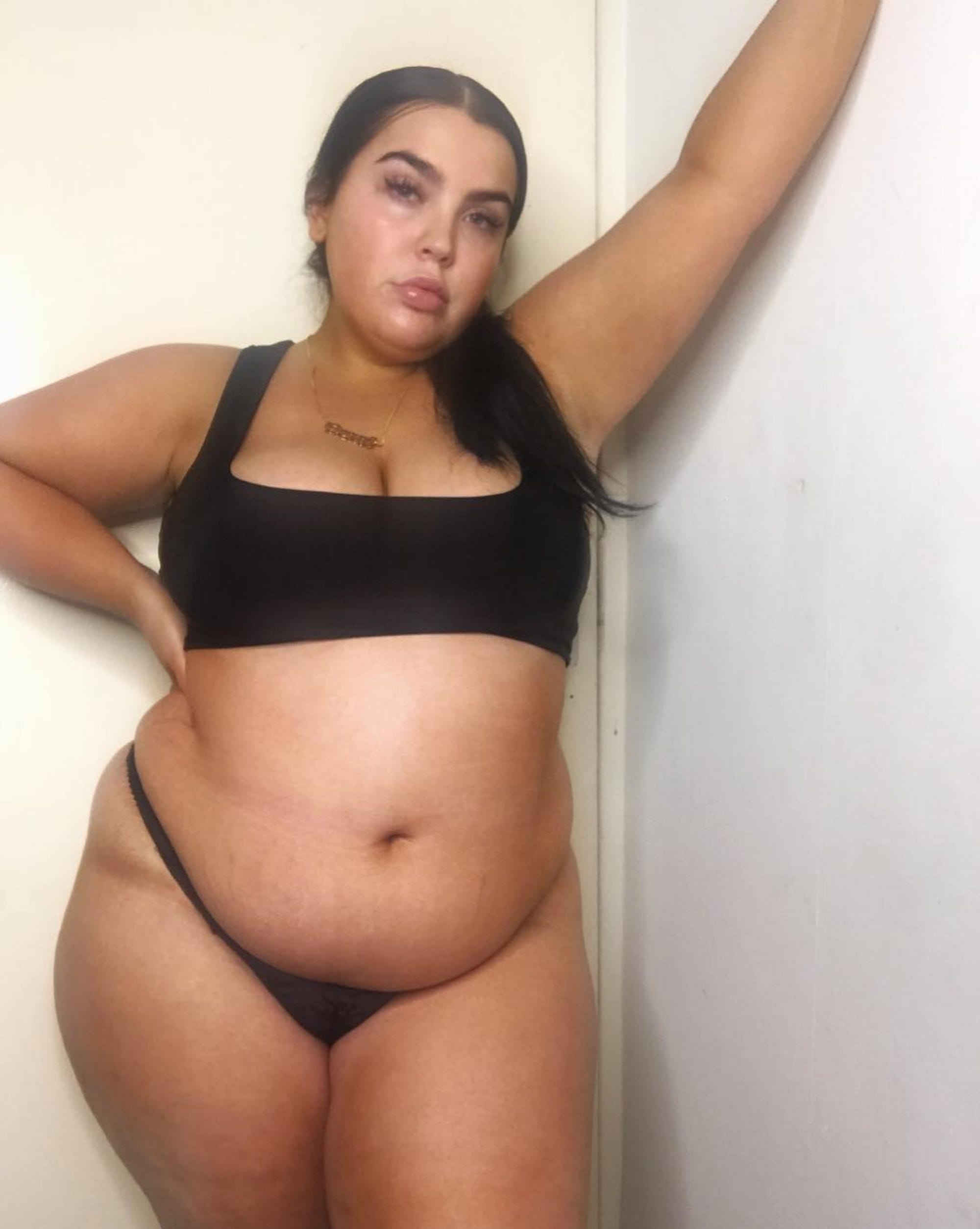 Plus-size woman posts naked photo – it goes viral for the best