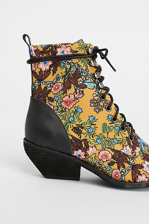 grove lace up western boot