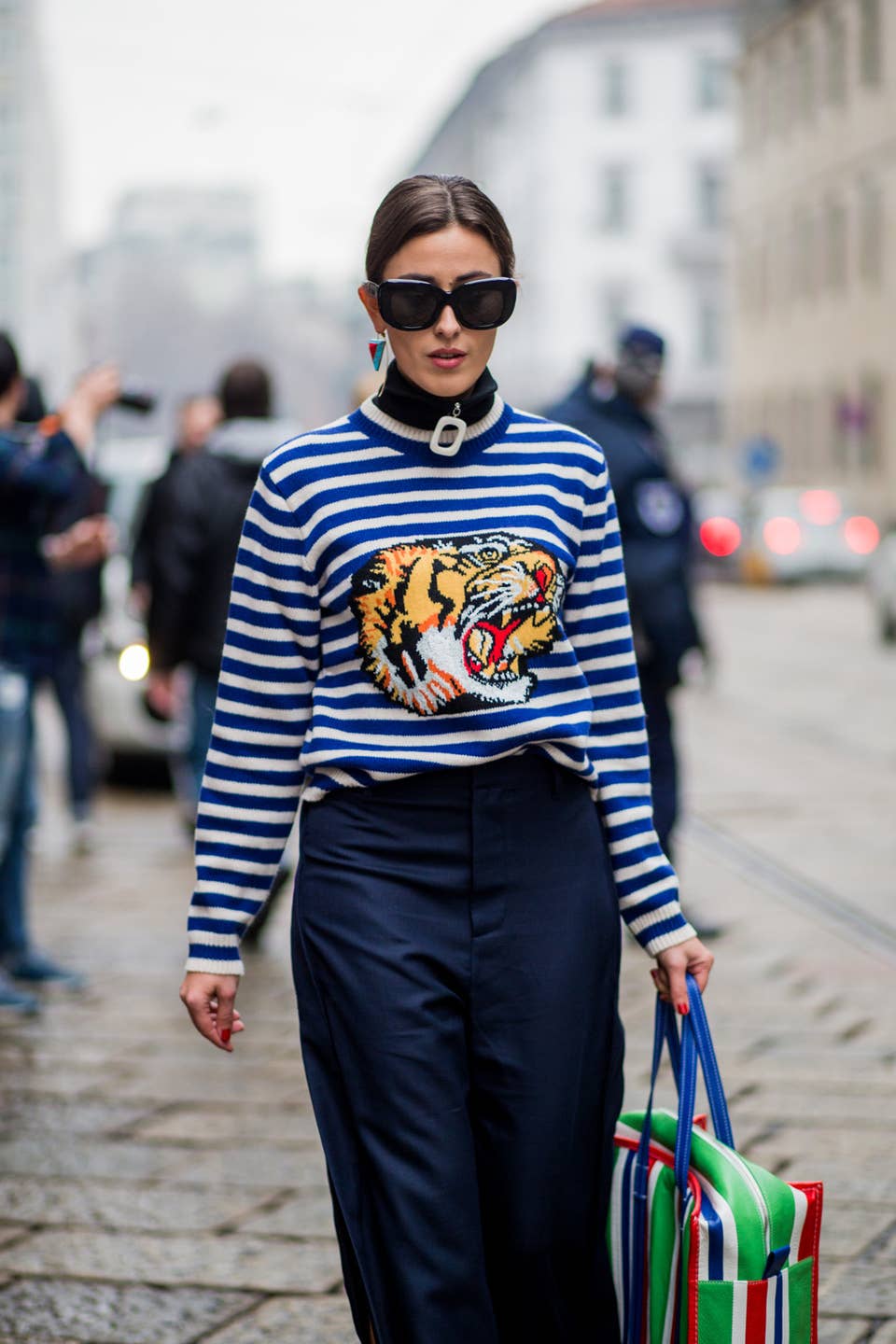 prada bolsa street style