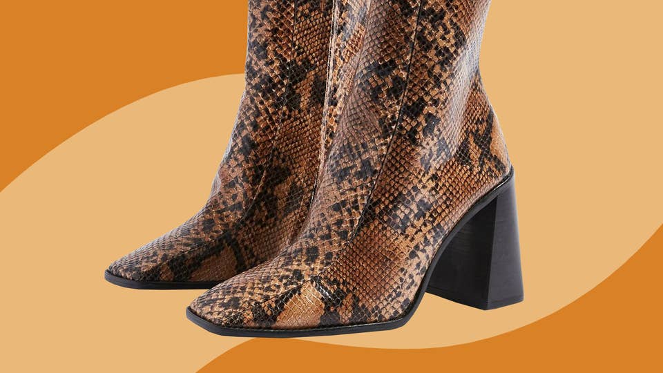 15 Stiefeletten mit Karree Schuhspitze 15 Stiefeletten mit Karree Schuhspitze