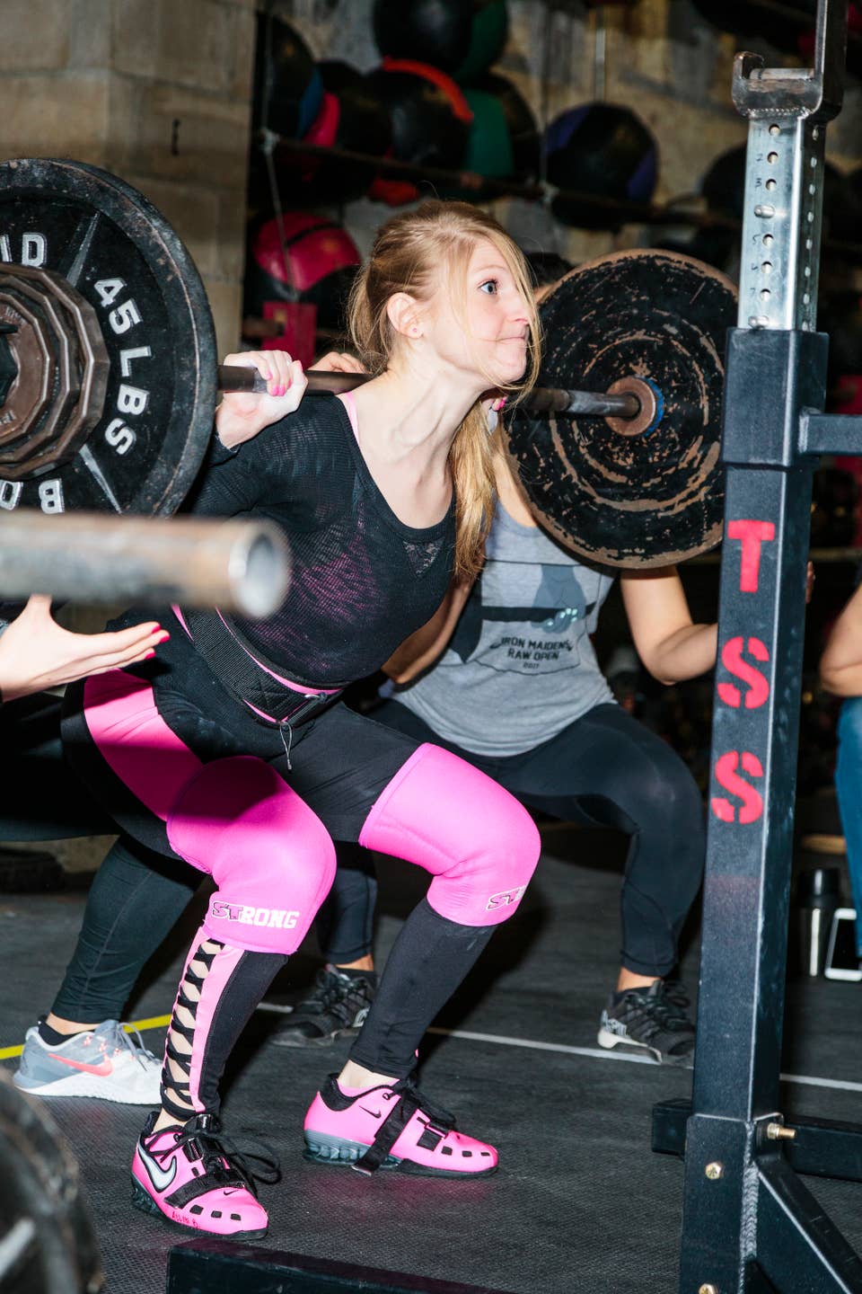 Women Powerlifting Competition Crossfit picture