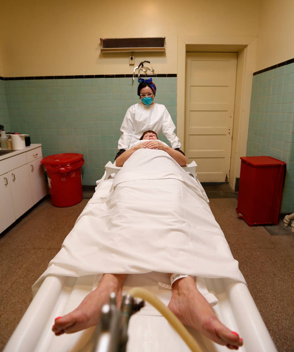 life-as-a-young-mortician-what-the-job-is-really-like