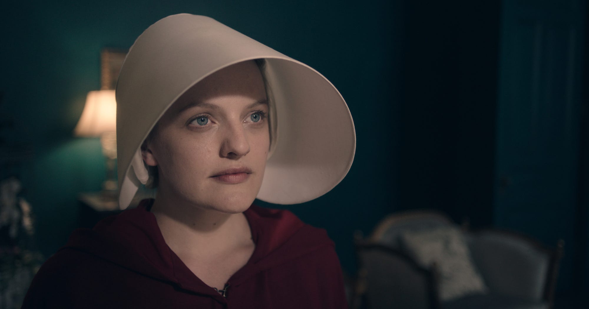 The Handmaids Tale Hulu Elisabeth Moss Dark Circles