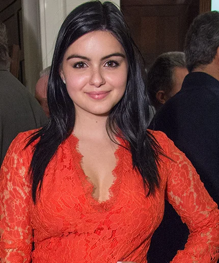 ariel winter red dress modern family Modern Family actress Ariel Winter joined the red dress posse on the red carpet we love the berry tone of this Mikael D dress