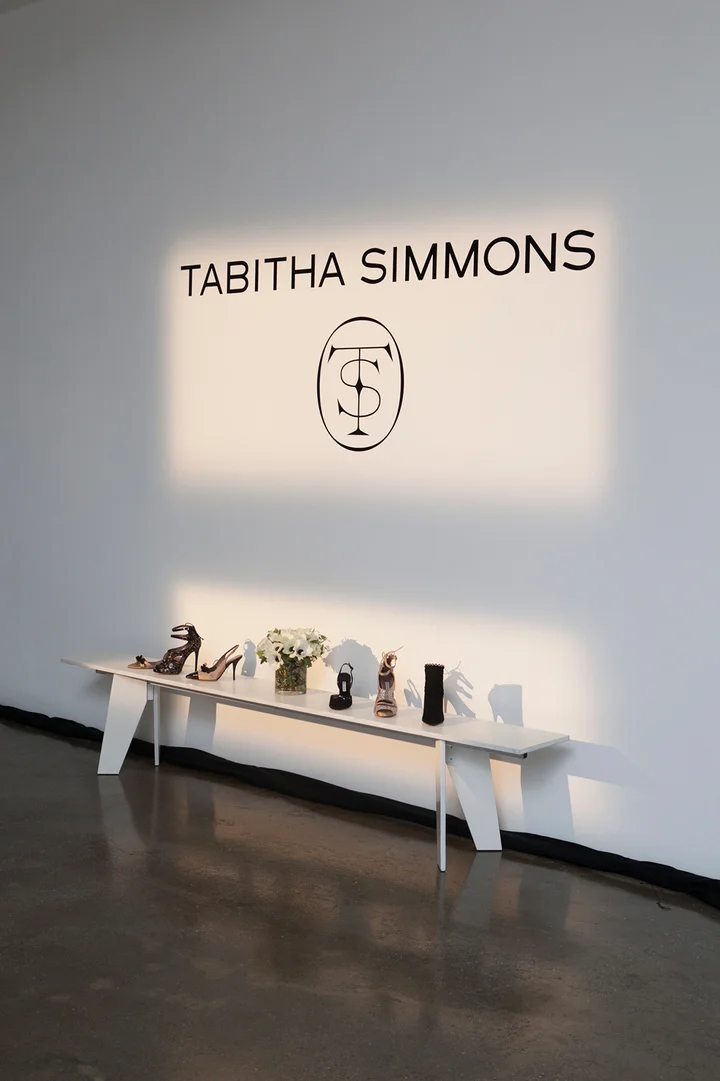 【TABITHA SIMMONS】美品☆エナメル×スウェード生地 x Tabitha Simmons 70 leather-trimmed mules in neutrals