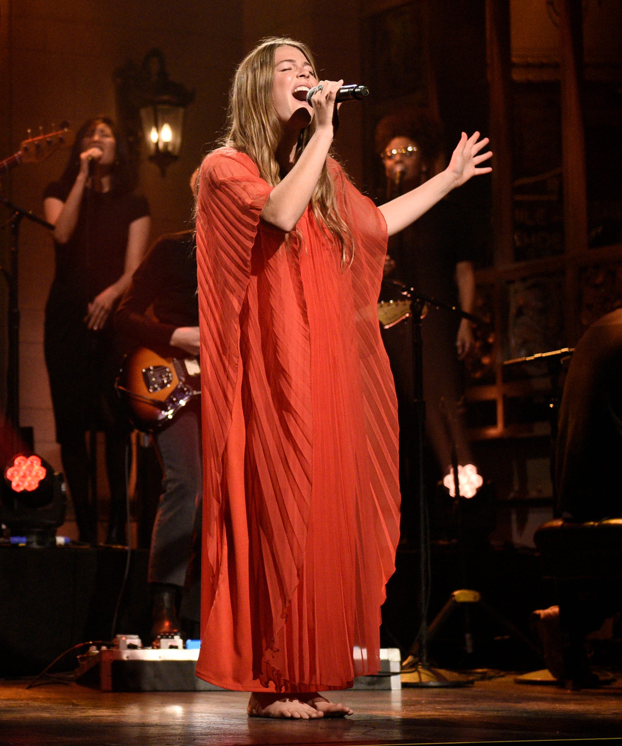 Maggie Rogers Makes Saturday Night Live Debut