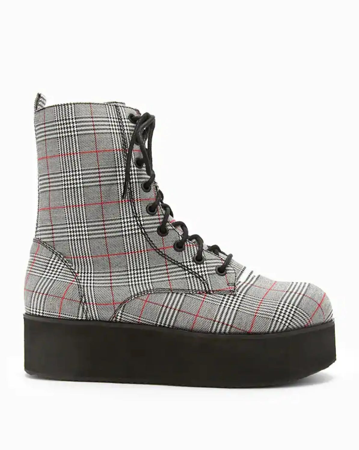Shop Footwear Trends From Paris Fashion Week Shop Footwear Trends From Paris Fashion Week