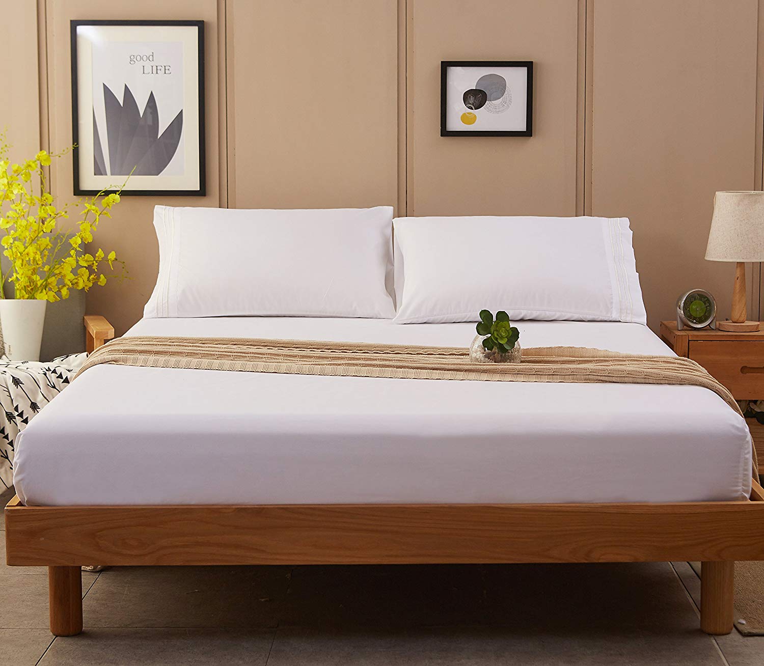 Sonoro Kate + 1800 Thread Count Hypoallergenic Sheet Set